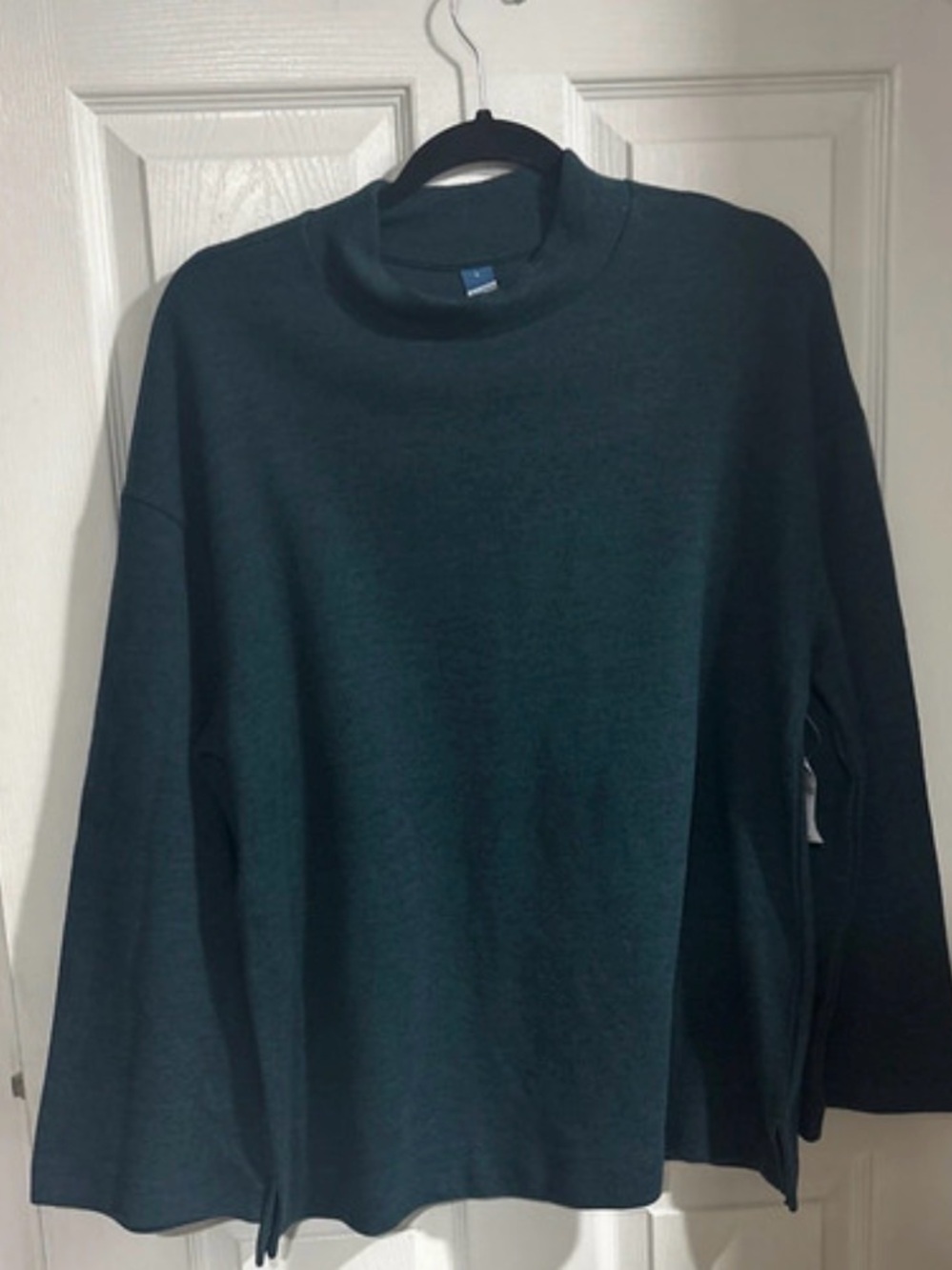 NWR- Old Navy Woman’s Navy Teal  Sweater